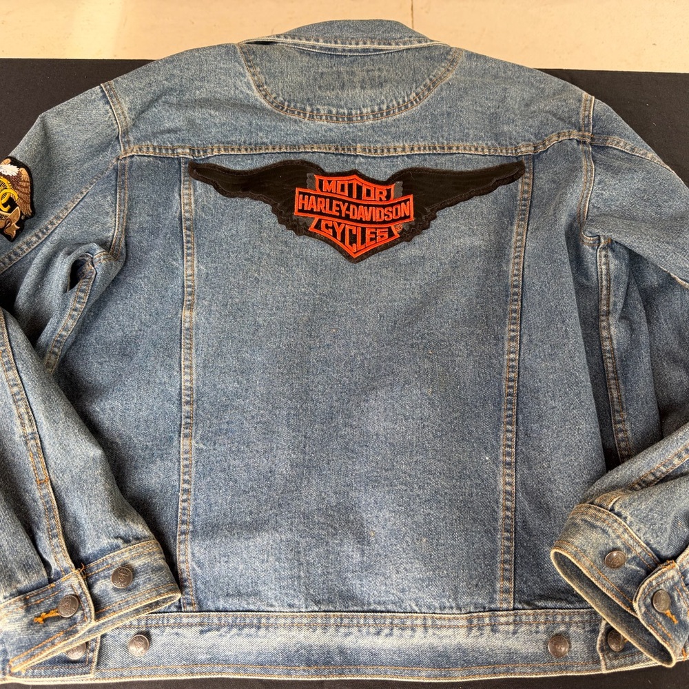 Harley Davidson Y2K Jean Jacket Denim Vintage Bike Week Pins Large Biker Club - Picture 8 of 9